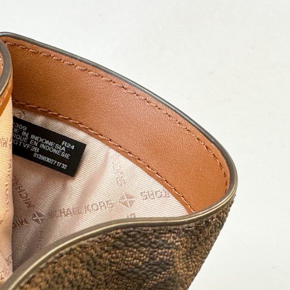 Michael Kors Jet Set Travel Medium Bifold Coin Zipper Wallet MK Brown - Picture 9 of 9